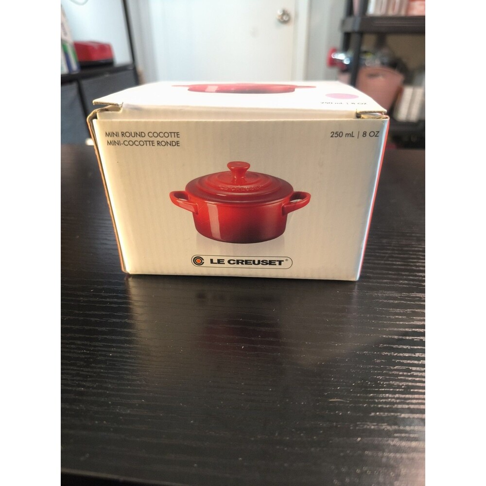 Le Creuset Mini Round Cocotte in Chiffon Pink 8 Oz. New In Box - Pink In Color - Picture 9 of 10